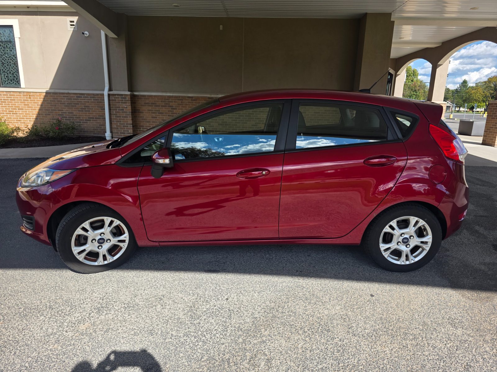 Ford Fiesta for sale at Chili Auto Outlet — photo 2