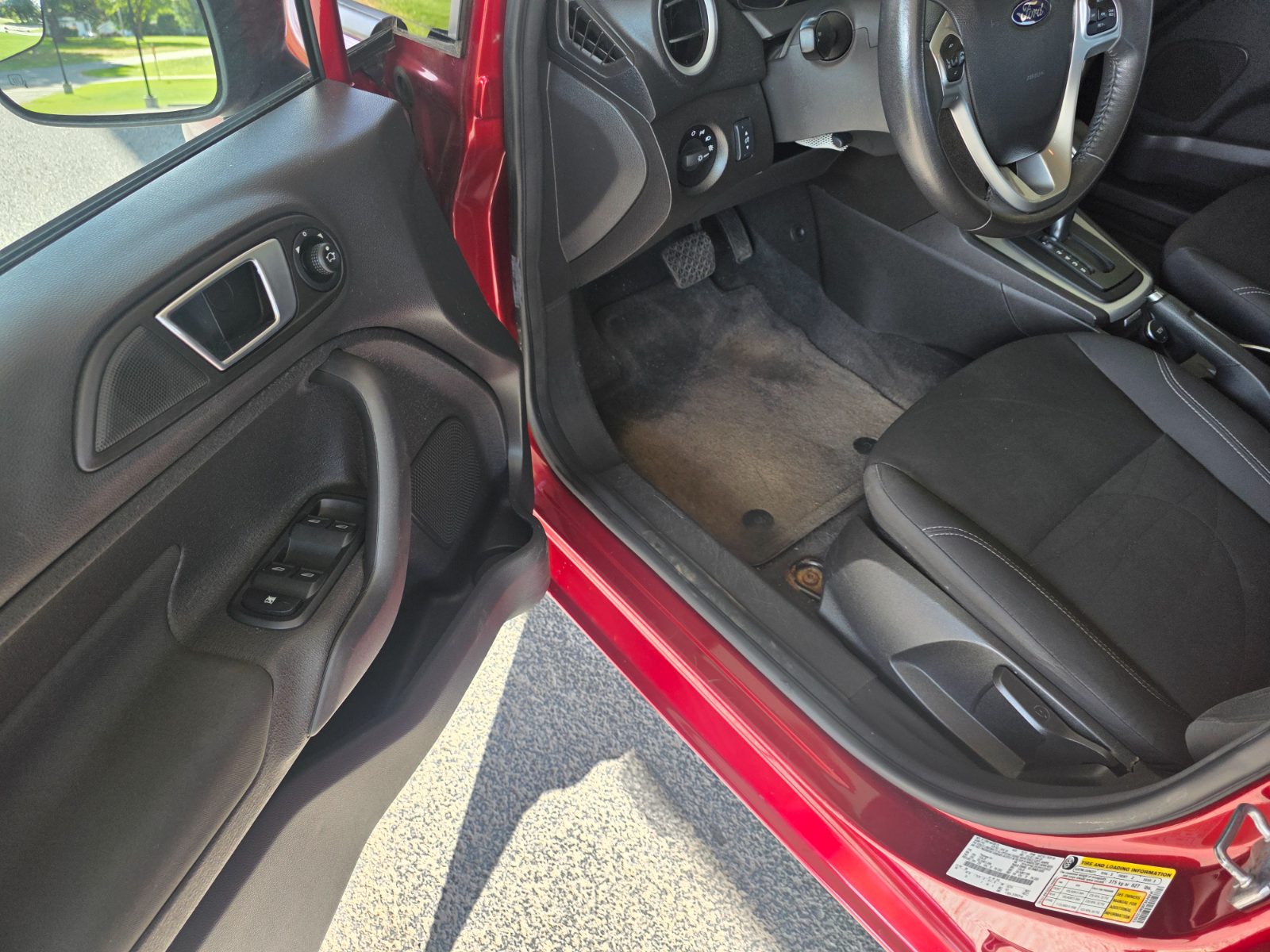 Ford Fiesta for sale at Chili Auto Outlet — photo 9