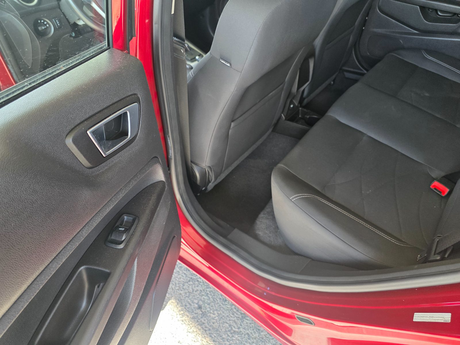 Ford Fiesta for sale at Chili Auto Outlet — photo 11