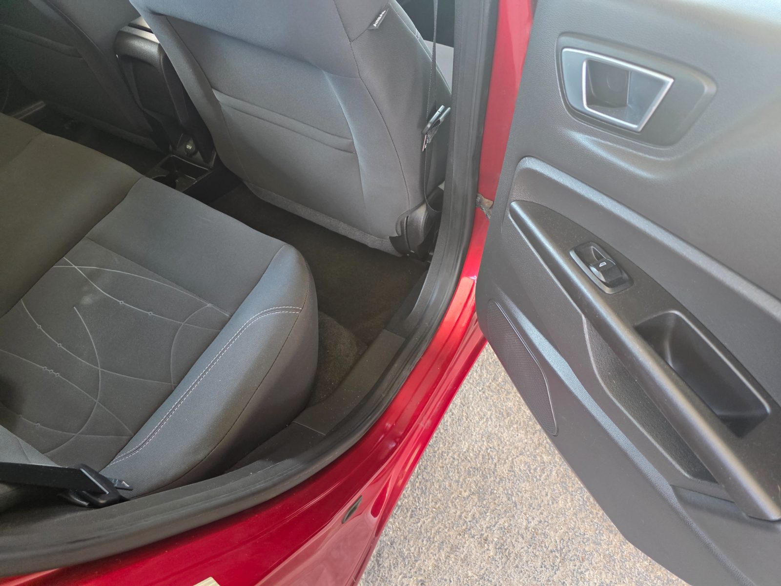 Ford Fiesta for sale at Chili Auto Outlet — photo 13