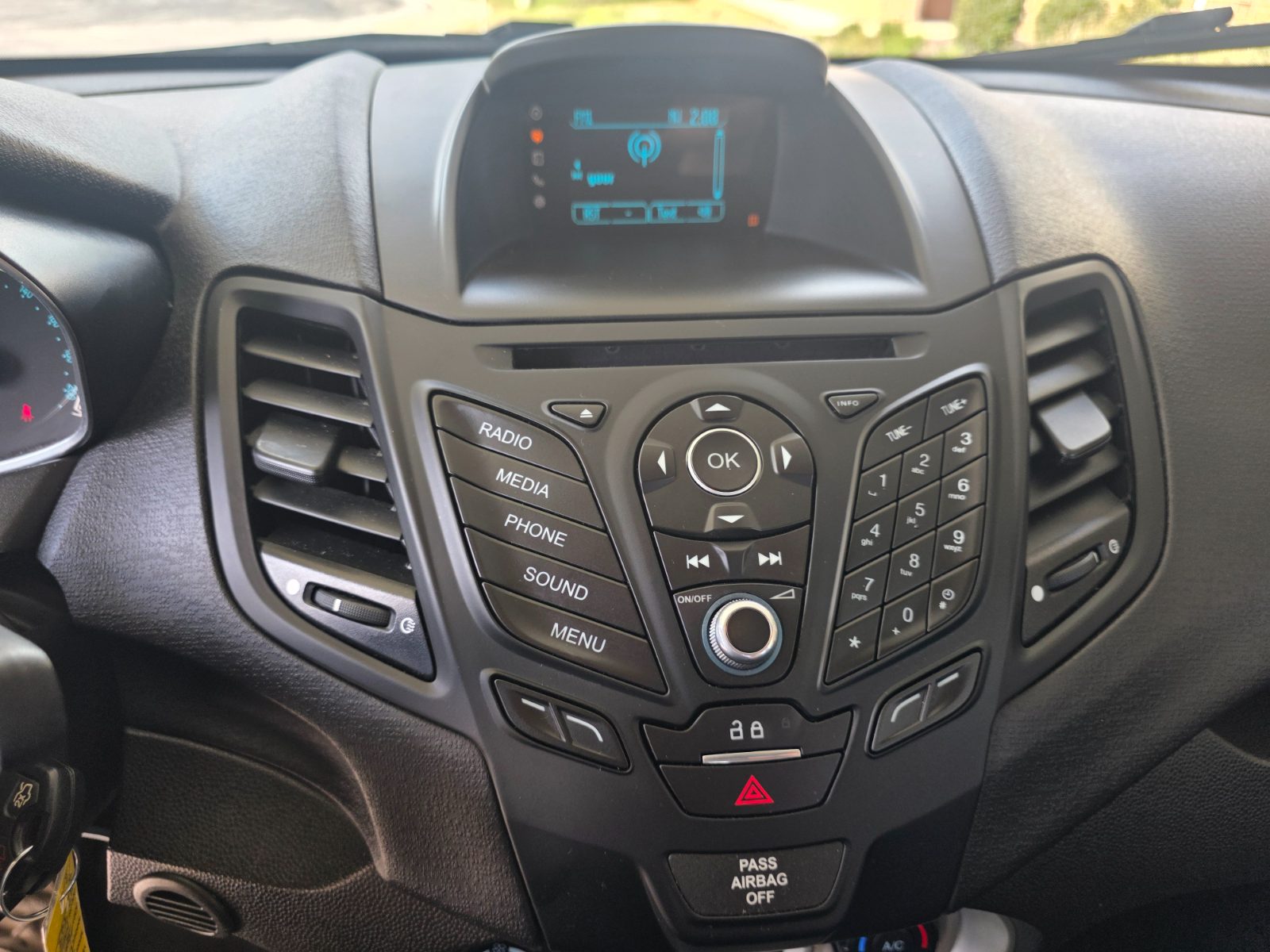 Ford Fiesta for sale at Chili Auto Outlet — photo 18