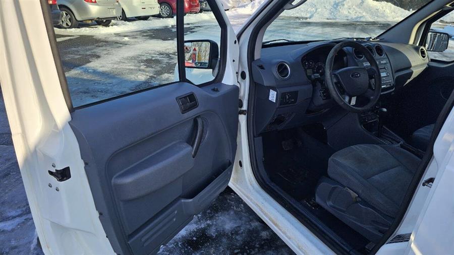 Ford Transit Connect photo 12
