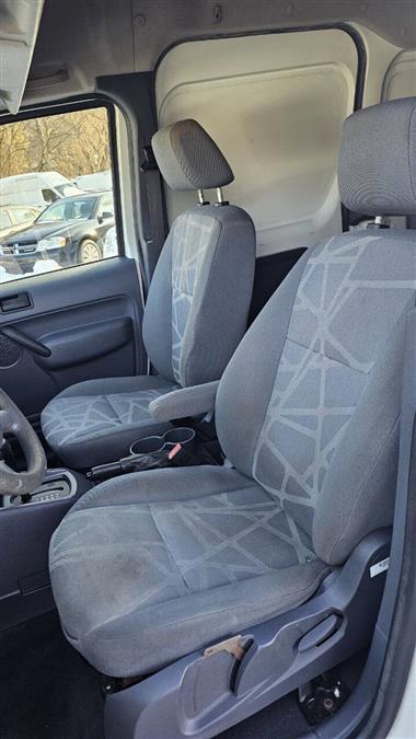 Ford Transit Connect photo 14
