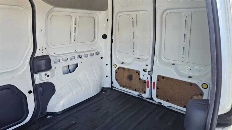 Ford Transit Connect photo 16