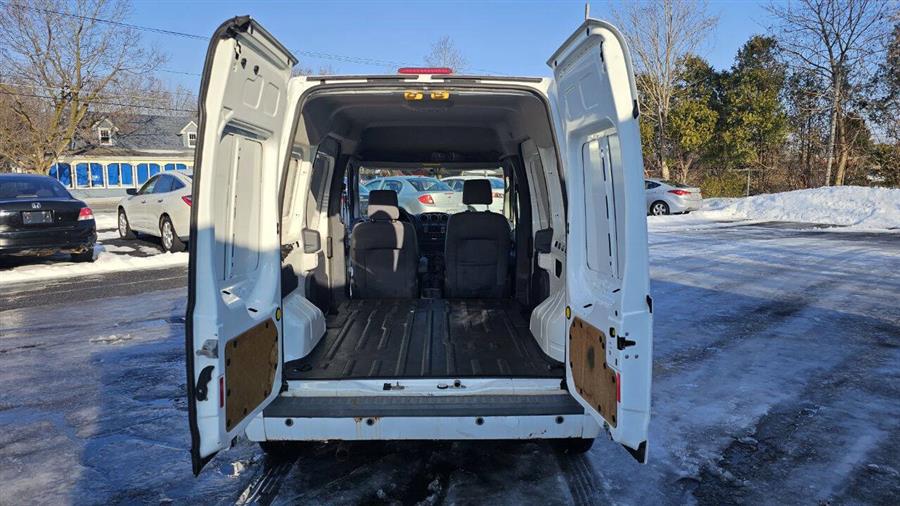Ford Transit Connect photo 18