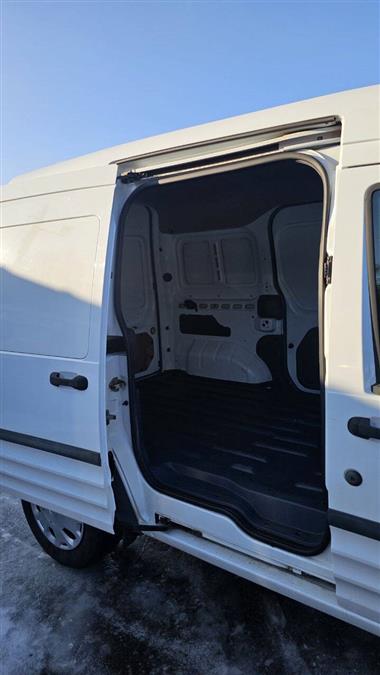 Ford Transit Connect photo 20