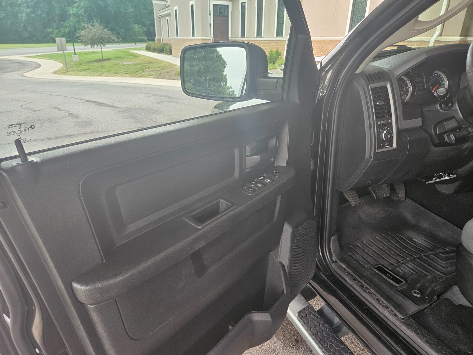 Ram 1500 for sale at Chili Auto Outlet — photo 10