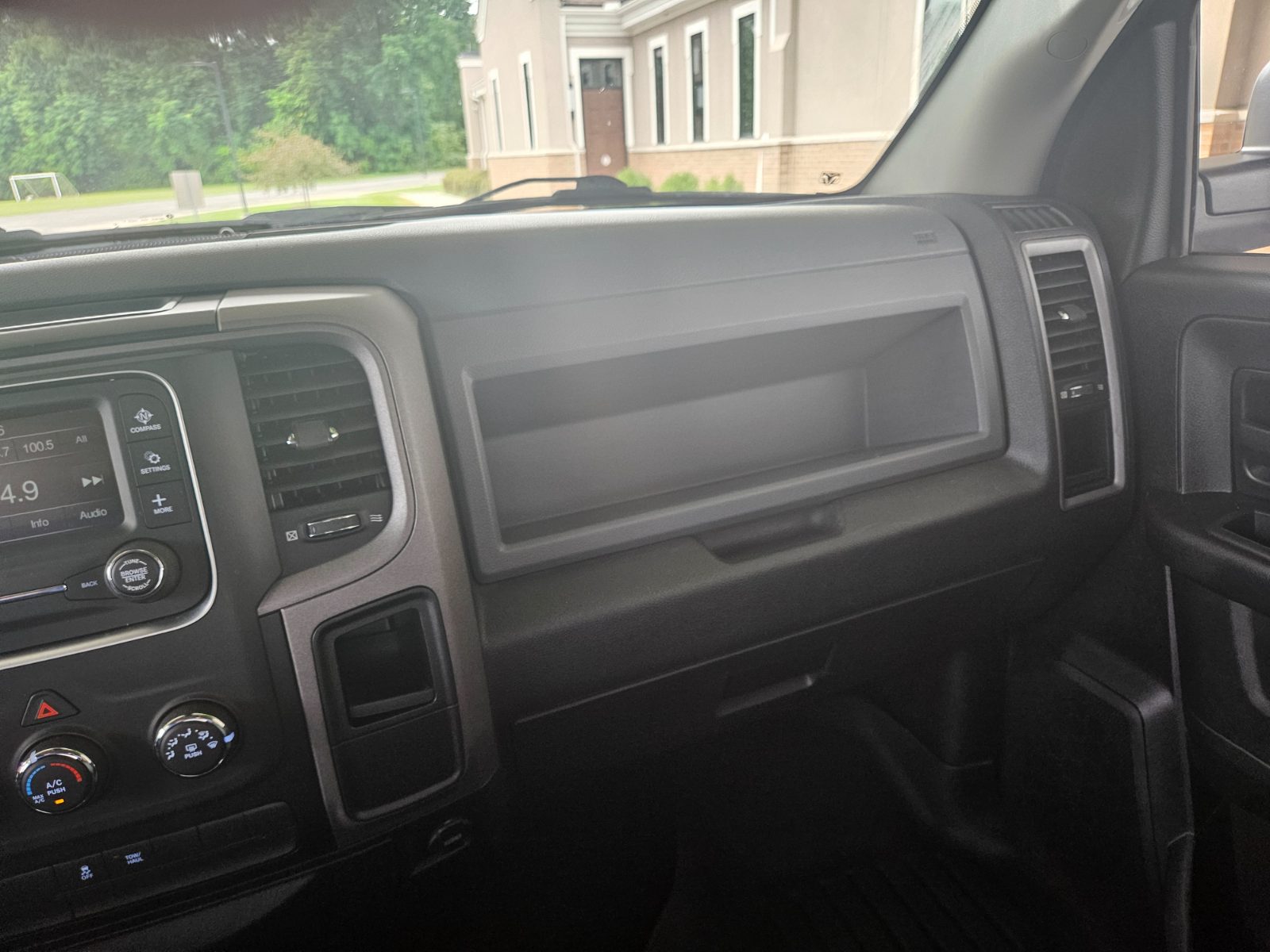 Ram 1500 for sale at Chili Auto Outlet — photo 23