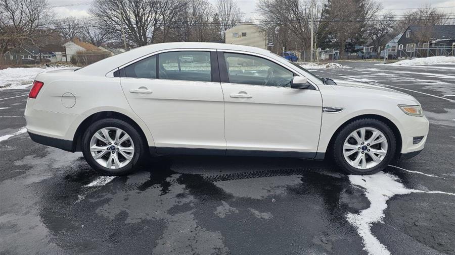 Ford Taurus photo 4