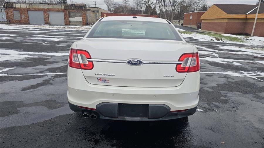 Ford Taurus photo 6