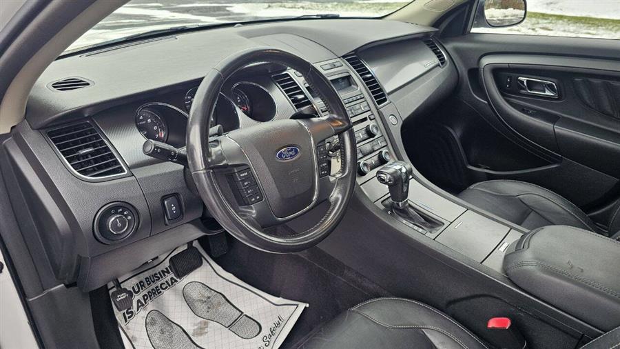 Ford Taurus photo 12