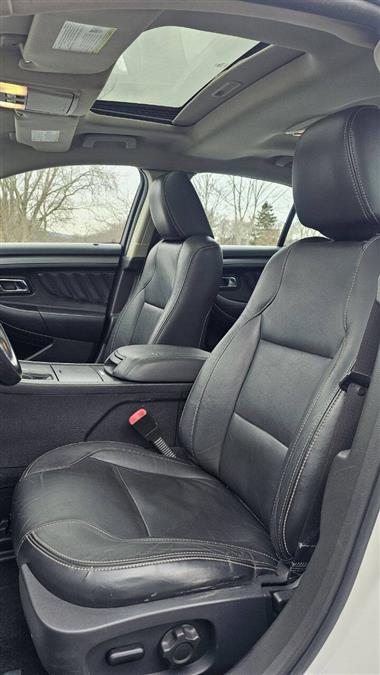 Ford Taurus photo 13