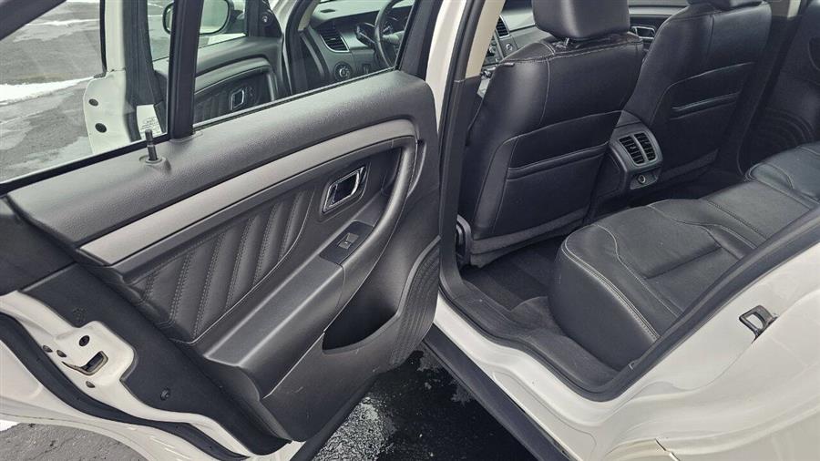 Ford Taurus photo 14