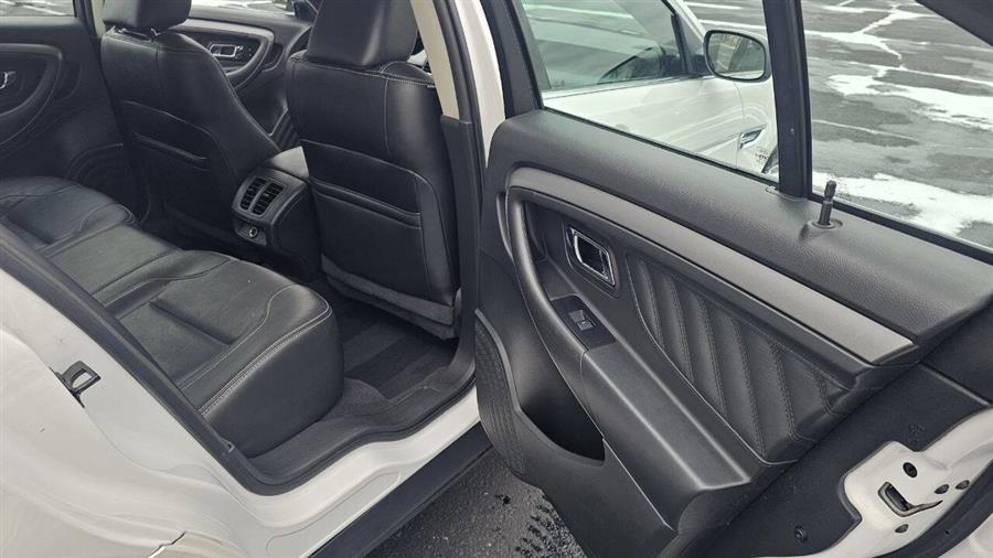 Ford Taurus photo 16