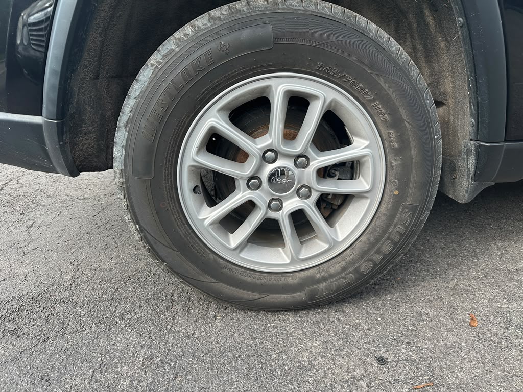 Jeep Grand Cherokee for sale at Next Level Wholesale — photo 11