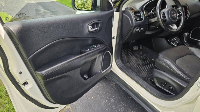 Jeep Compass for sale at Arcia Services — photo 11