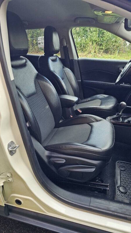 Jeep Compass for sale at Arcia Services — photo 20