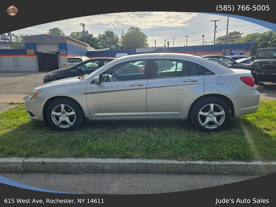 Chrysler 200 photo 7