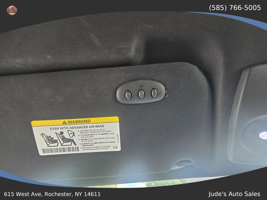 Chrysler 200 photo 18