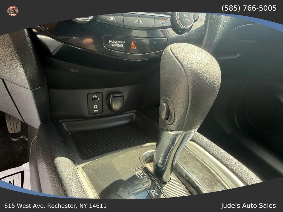 Nissan Rogue photo 16