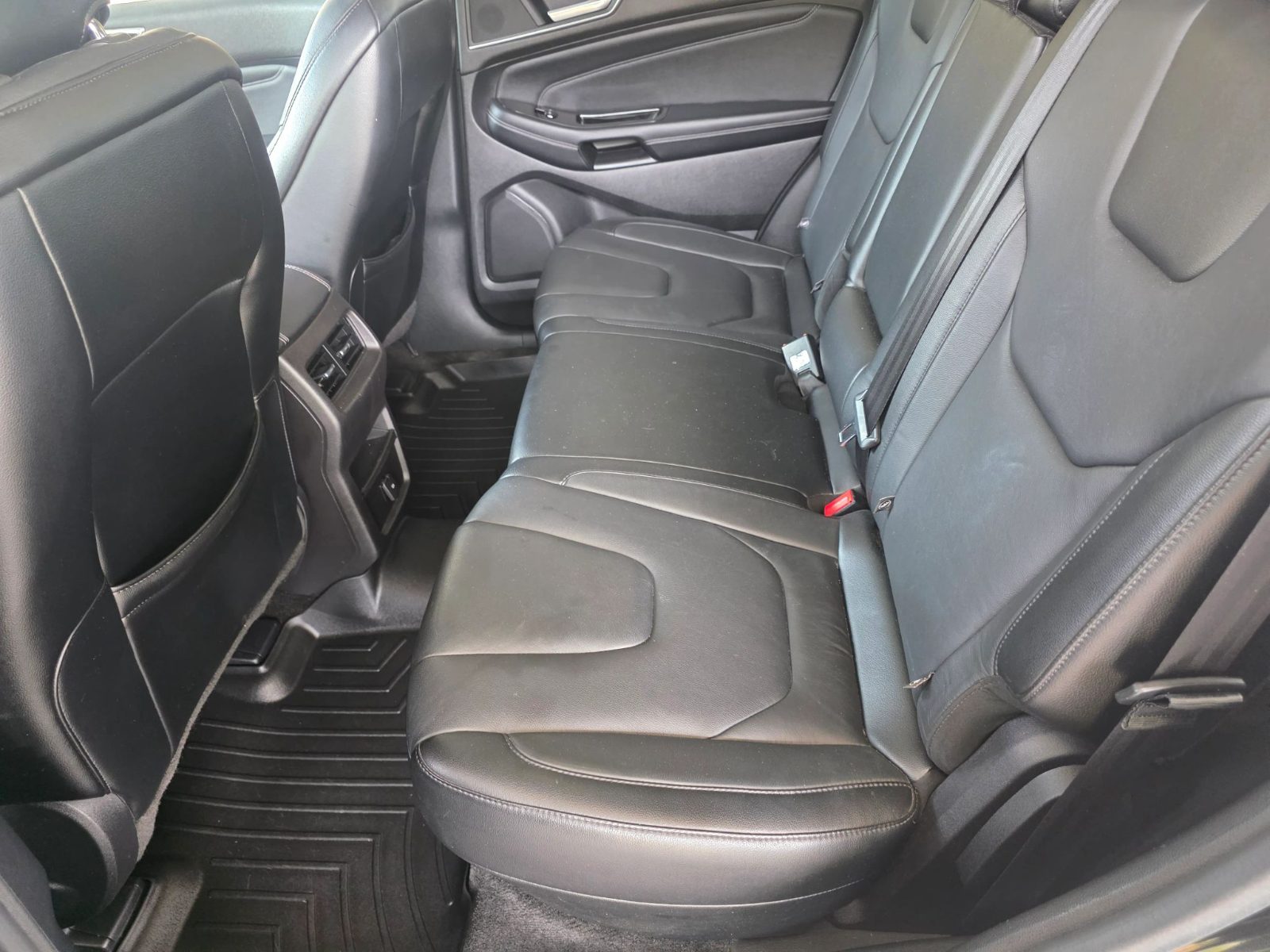 Ford Edge photo 12