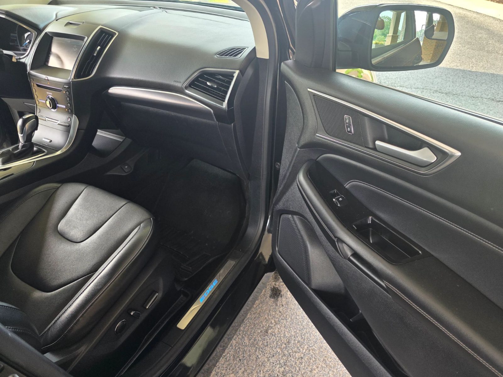 Ford Edge photo 16