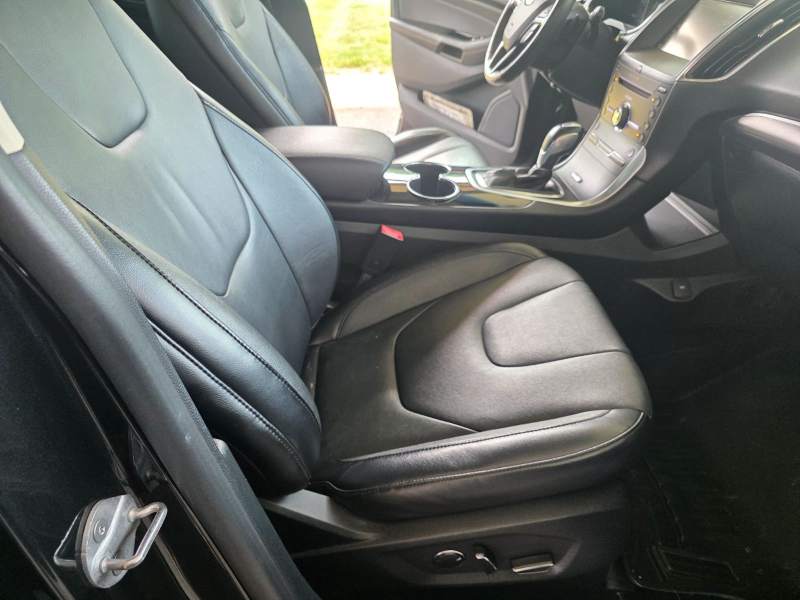 Ford Edge photo 17