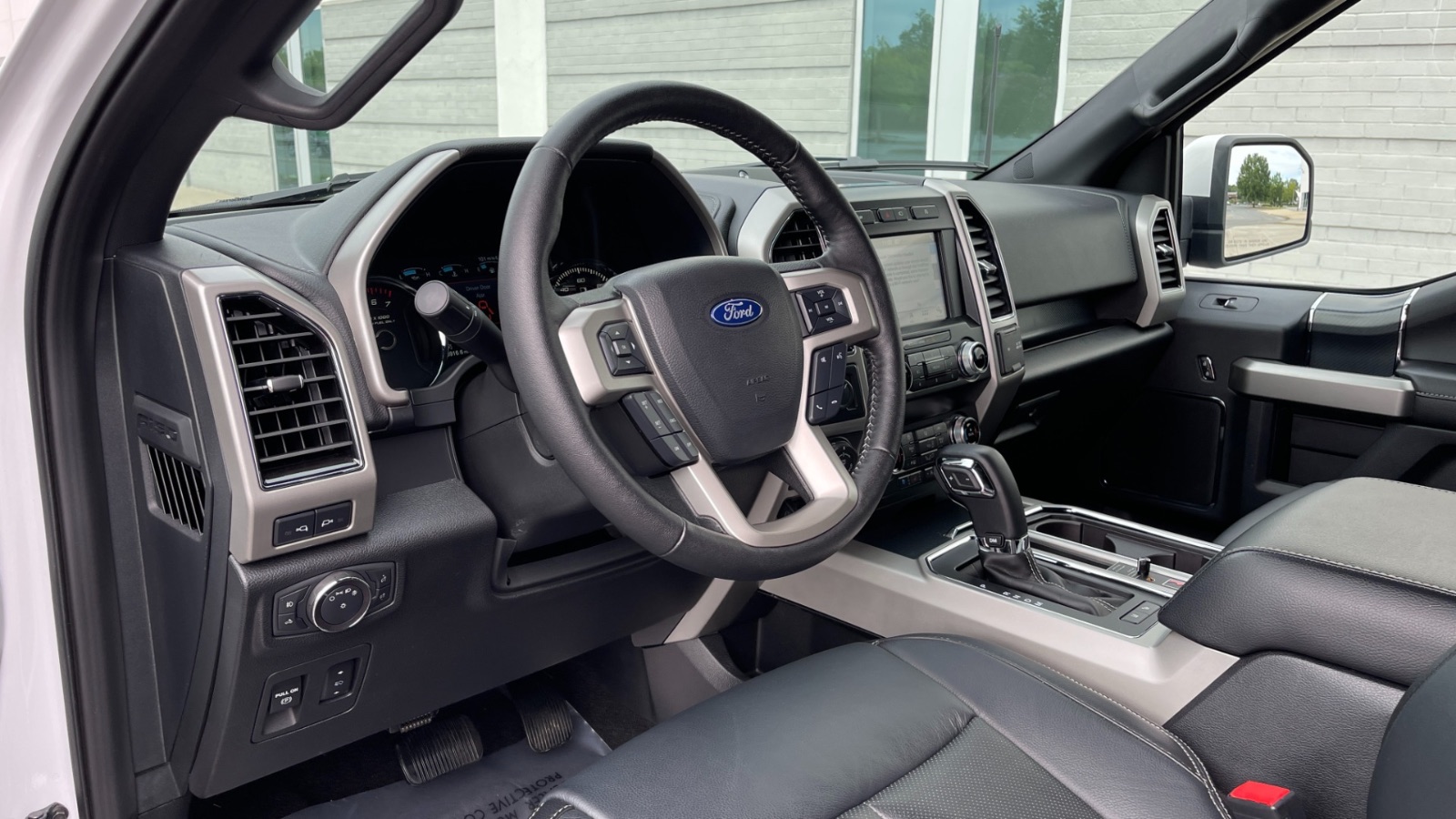 Ford F-150 for sale at Closeline Demo Dealership — photo 5