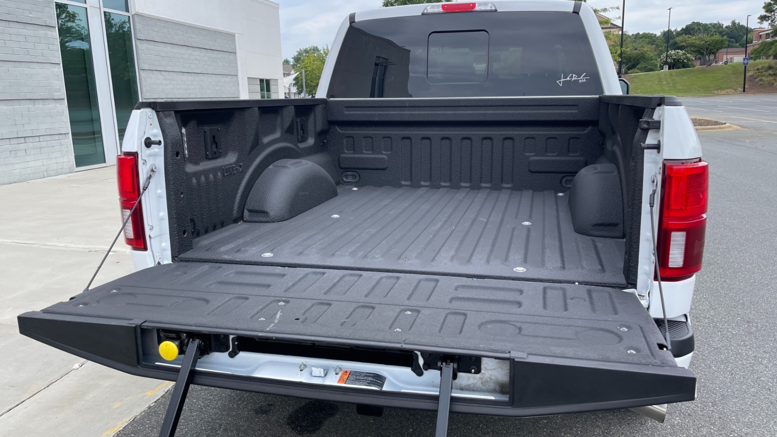 Ford F-150 for sale at Closeline Demo Dealership — photo 9