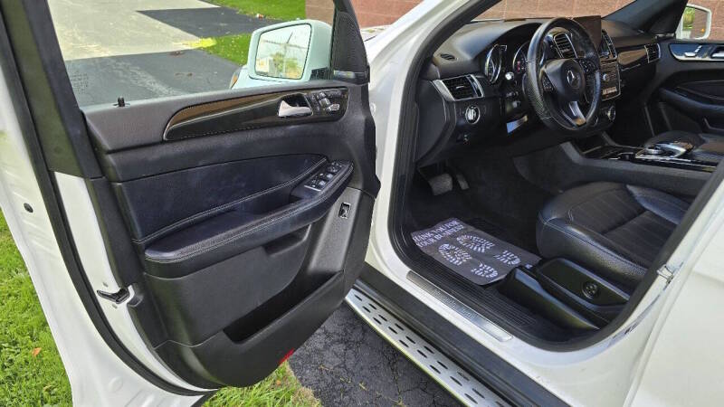Mercedes-Benz GLE for sale at Arcia Services — photo 11