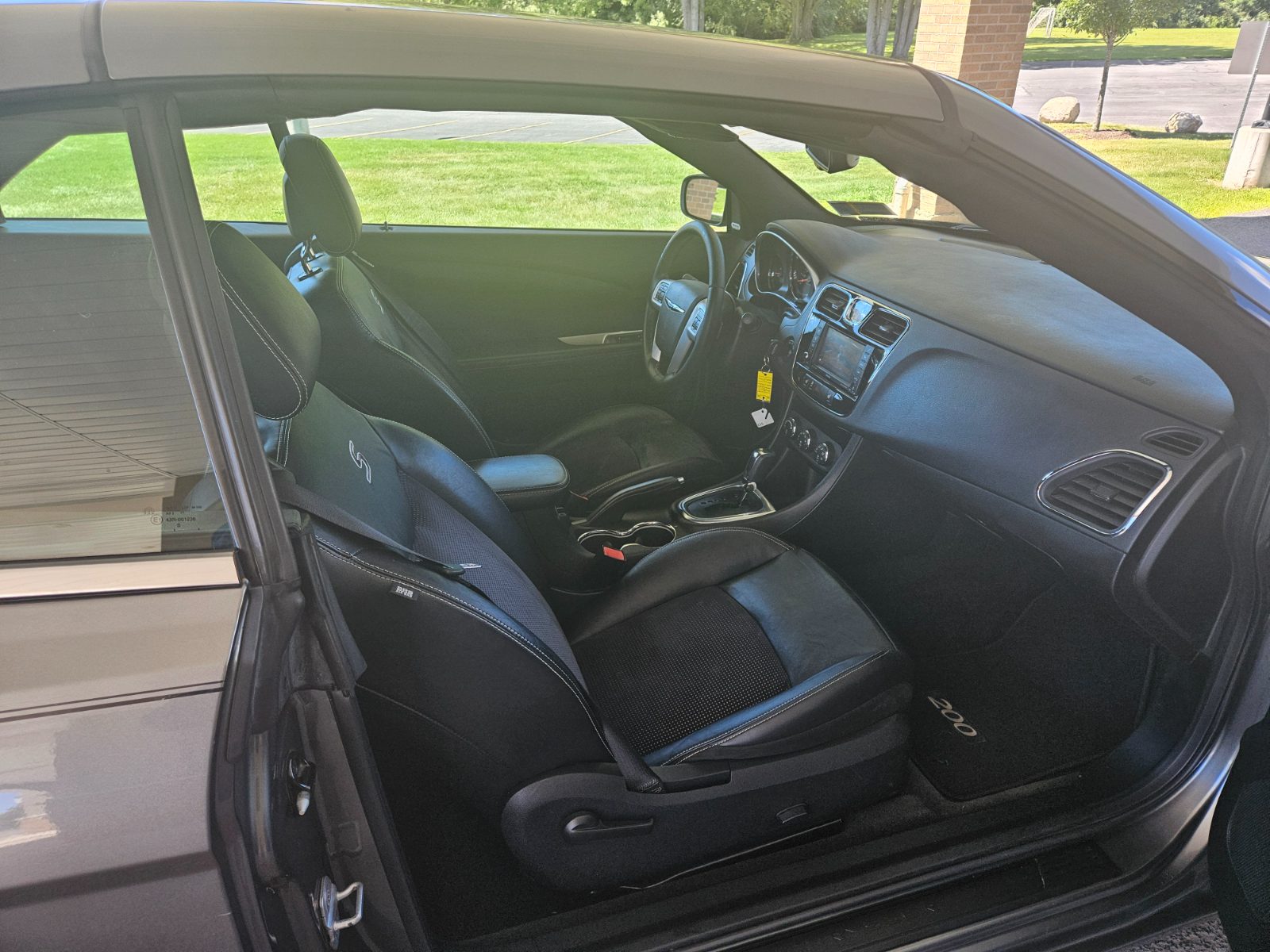 Chrysler 200 for sale at Chili Auto Outlet — photo 18