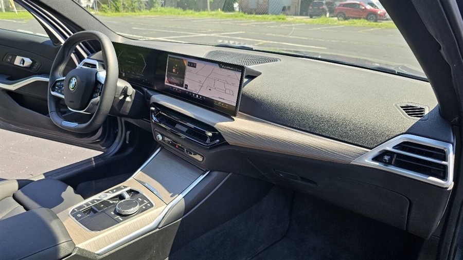 BMW 3 Series photo 9
