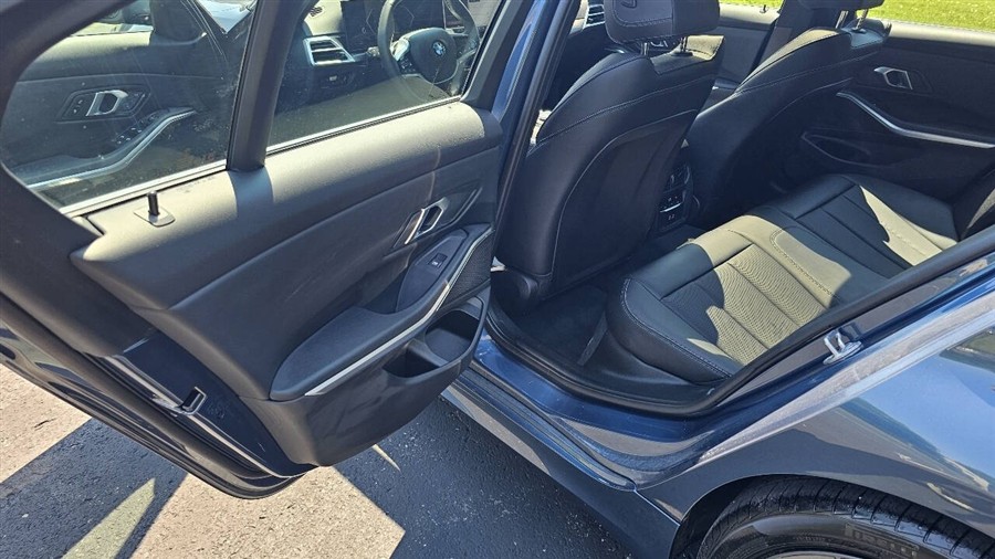 BMW 3 Series photo 20