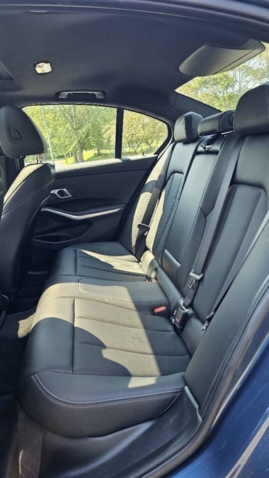 BMW 3 Series photo 21