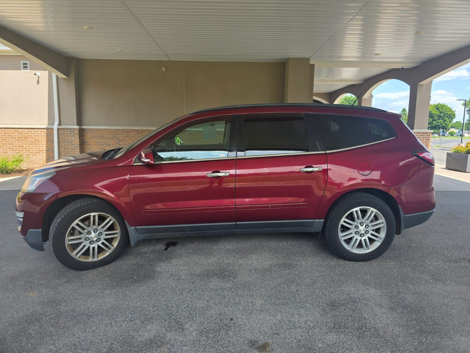 Chevrolet Traverse photo 2