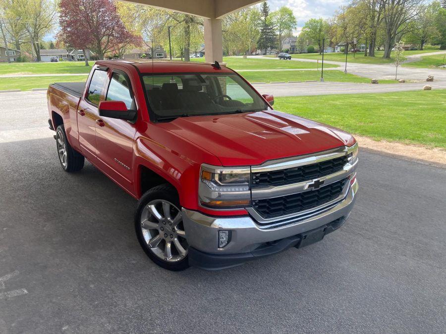 Chevrolet Silverado 1500 Double Cab photo 2