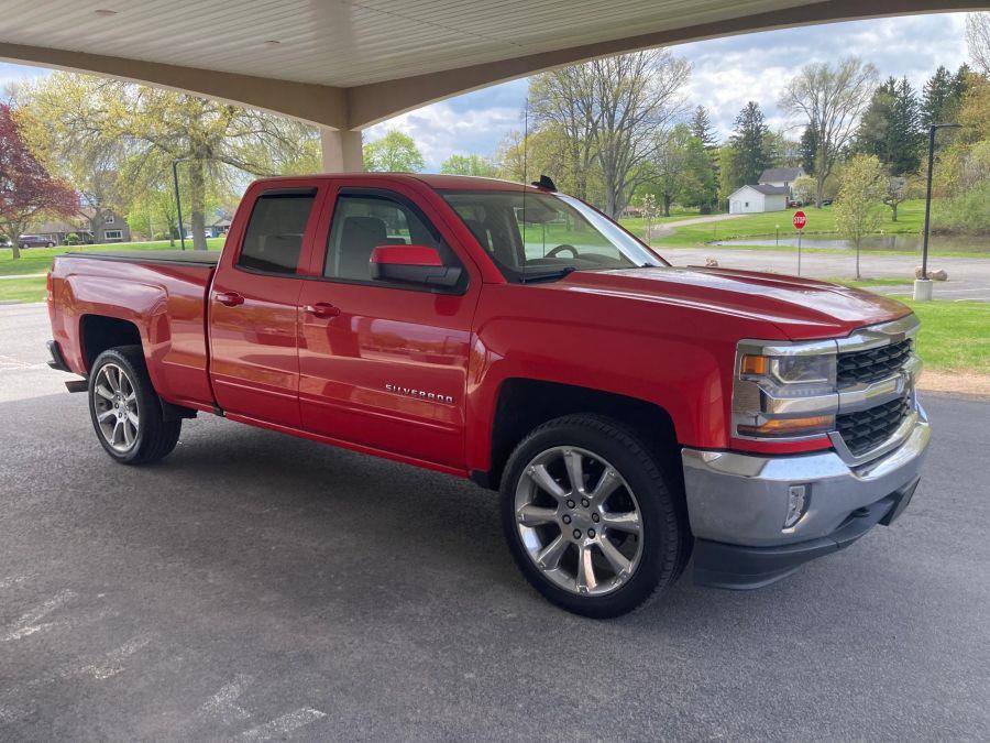 Chevrolet Silverado 1500 Double Cab photo 3
