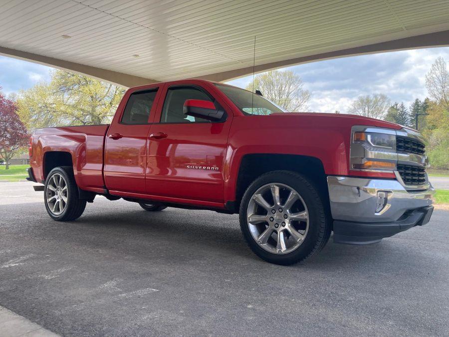 Chevrolet Silverado 1500 Double Cab photo 4