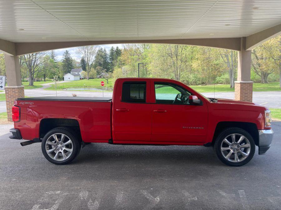 Chevrolet Silverado 1500 Double Cab photo 5