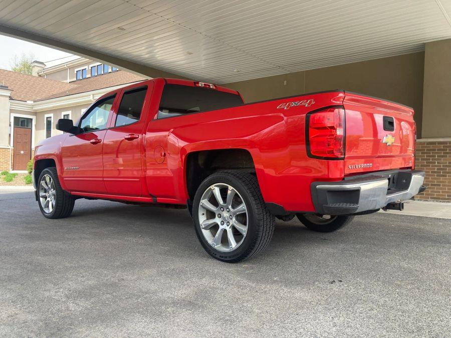 Chevrolet Silverado 1500 Double Cab photo 11