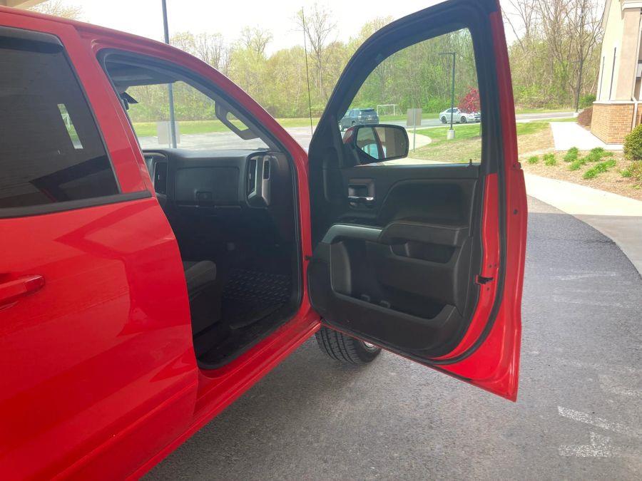 Chevrolet Silverado 1500 Double Cab photo 17
