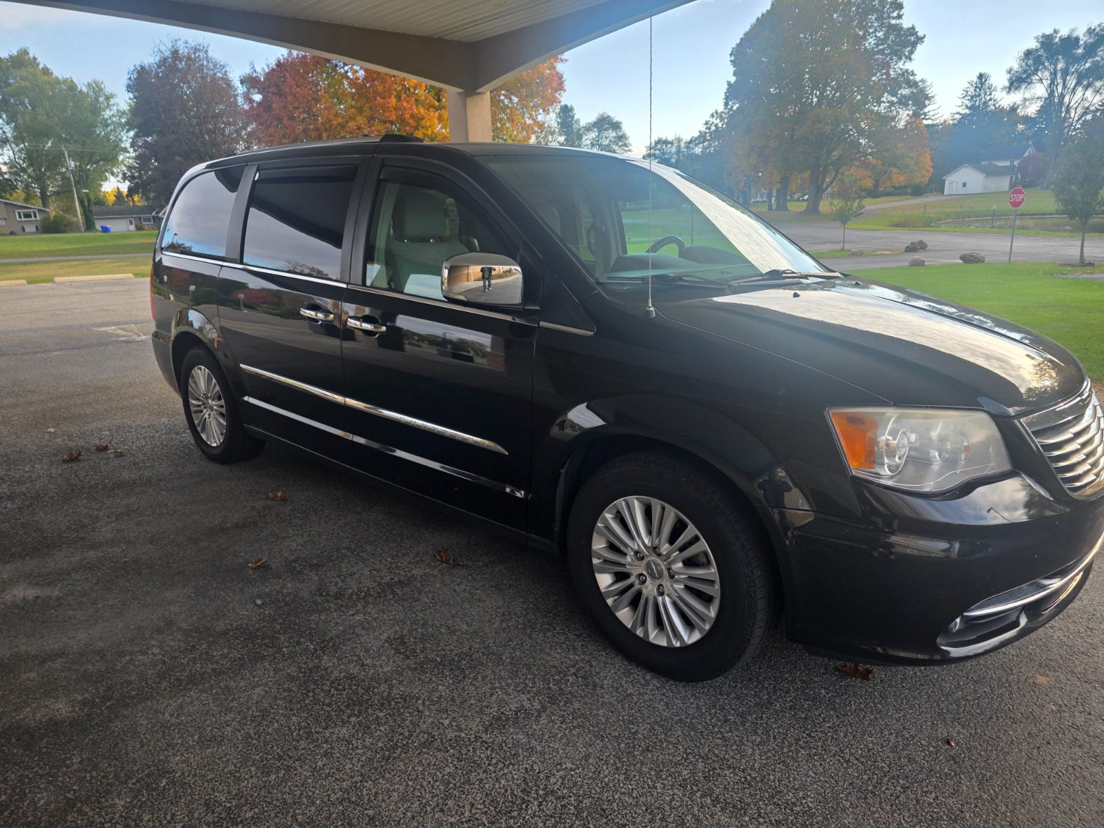 Chrysler Town And Country for sale at Chili Auto Outlet — photo 7