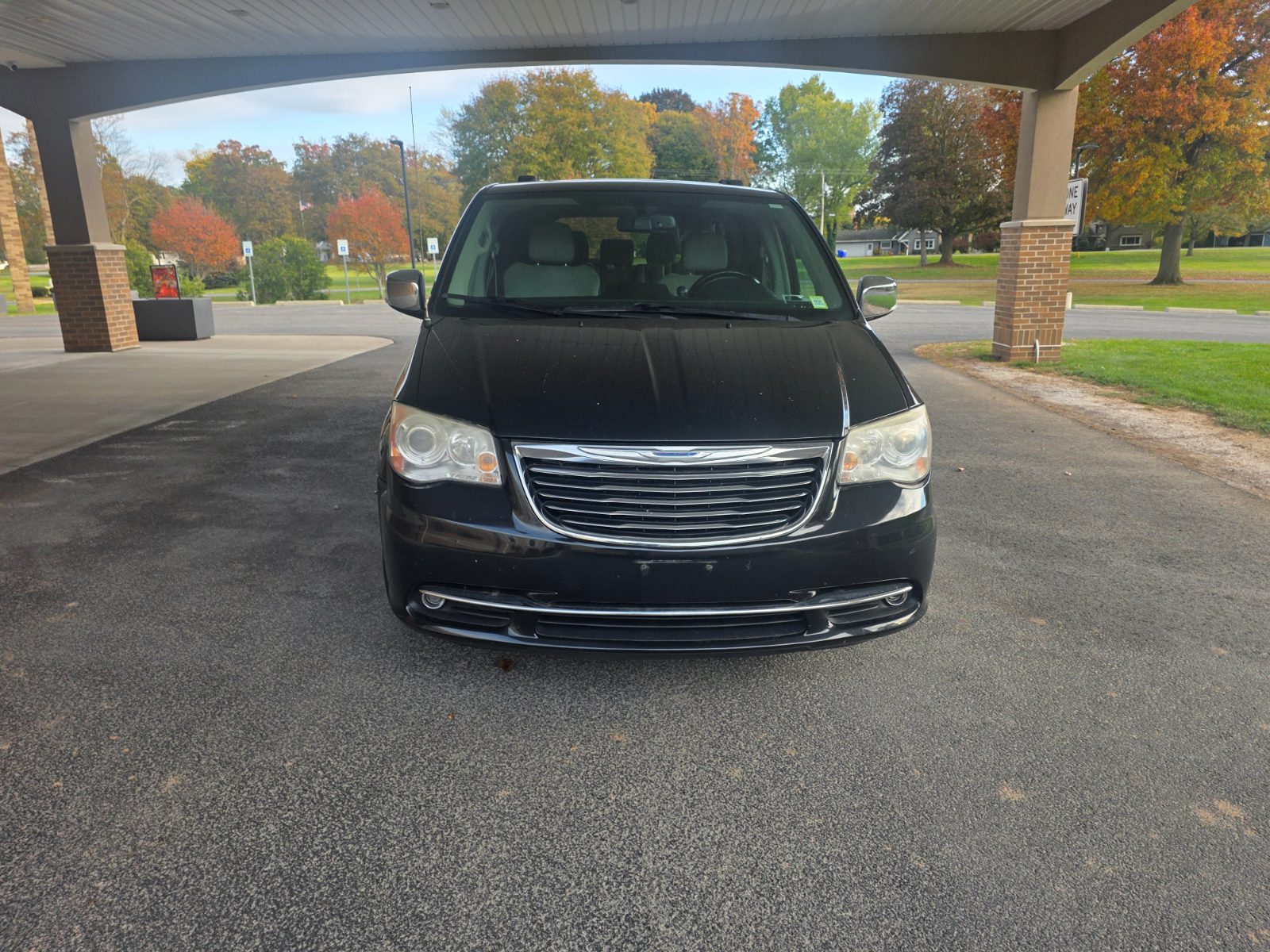 Chrysler Town And Country for sale at Chili Auto Outlet — photo 8