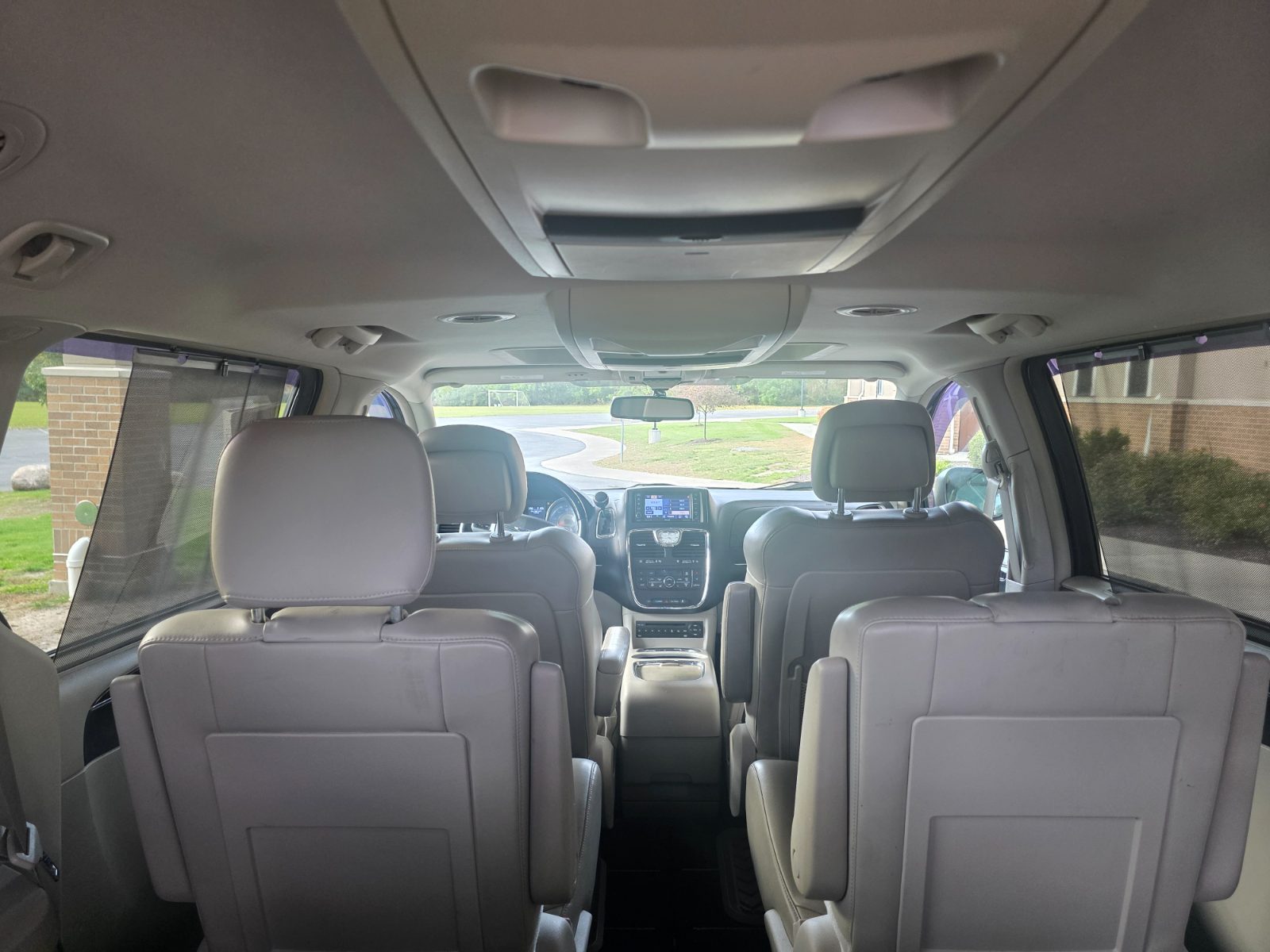 Chrysler Town And Country for sale at Chili Auto Outlet — photo 14