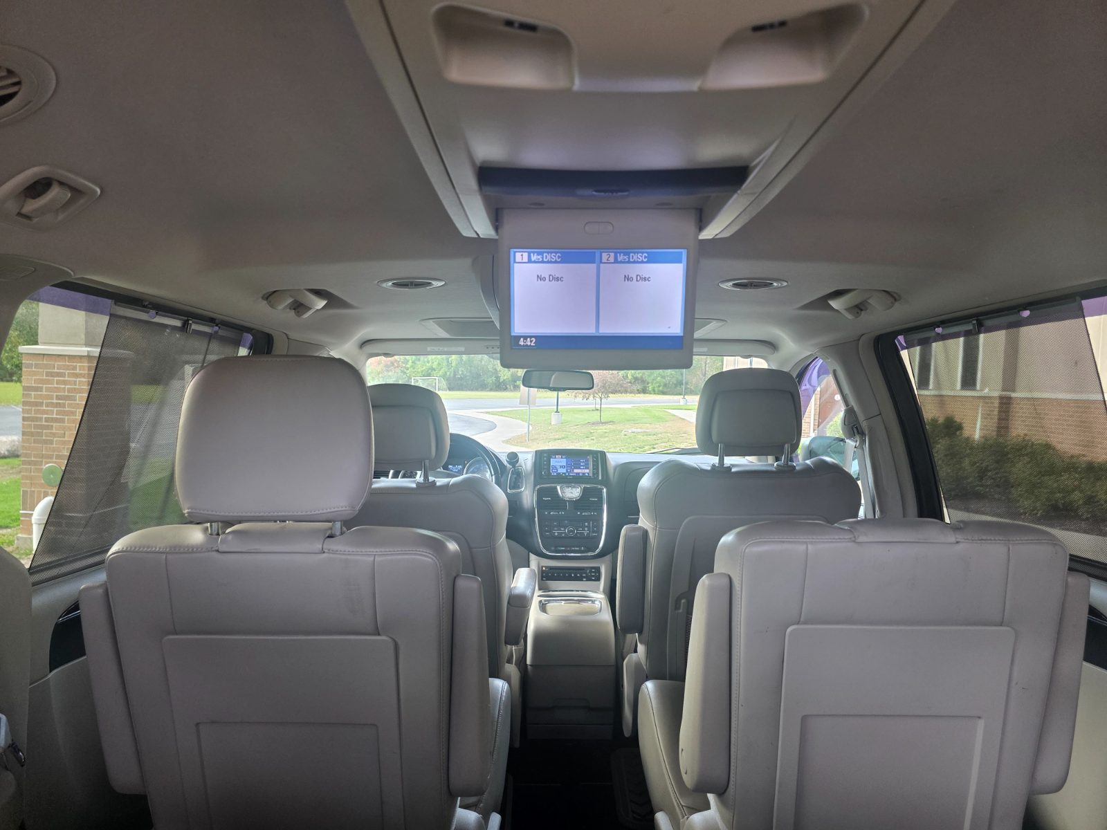 Chrysler Town And Country for sale at Chili Auto Outlet — photo 16
