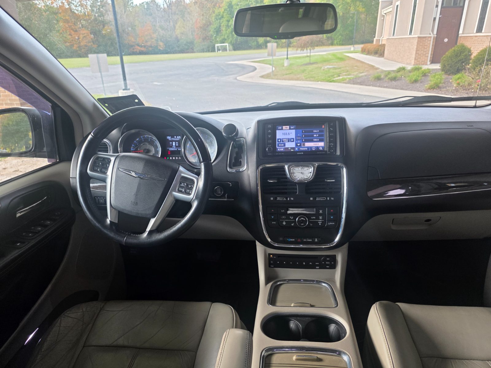 Chrysler Town And Country for sale at Chili Auto Outlet — photo 21