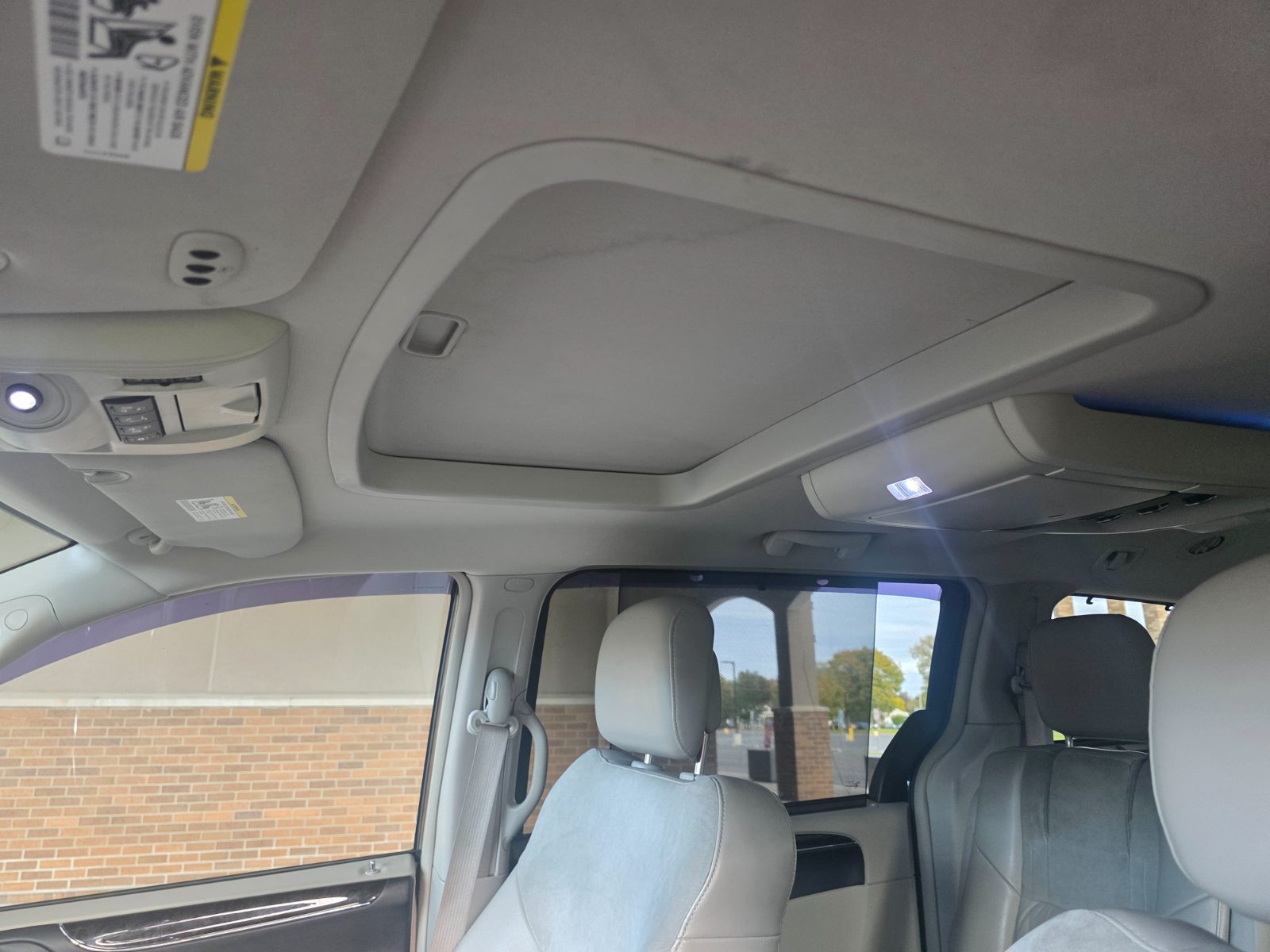 Chrysler Town And Country for sale at Chili Auto Outlet — photo 24