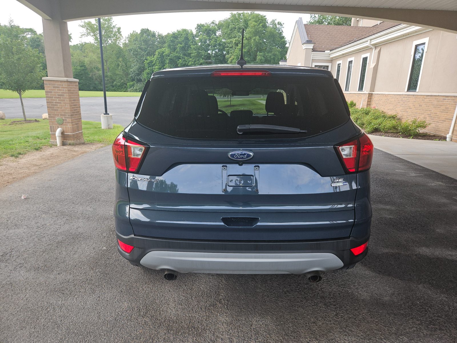 Ford Escape photo 3