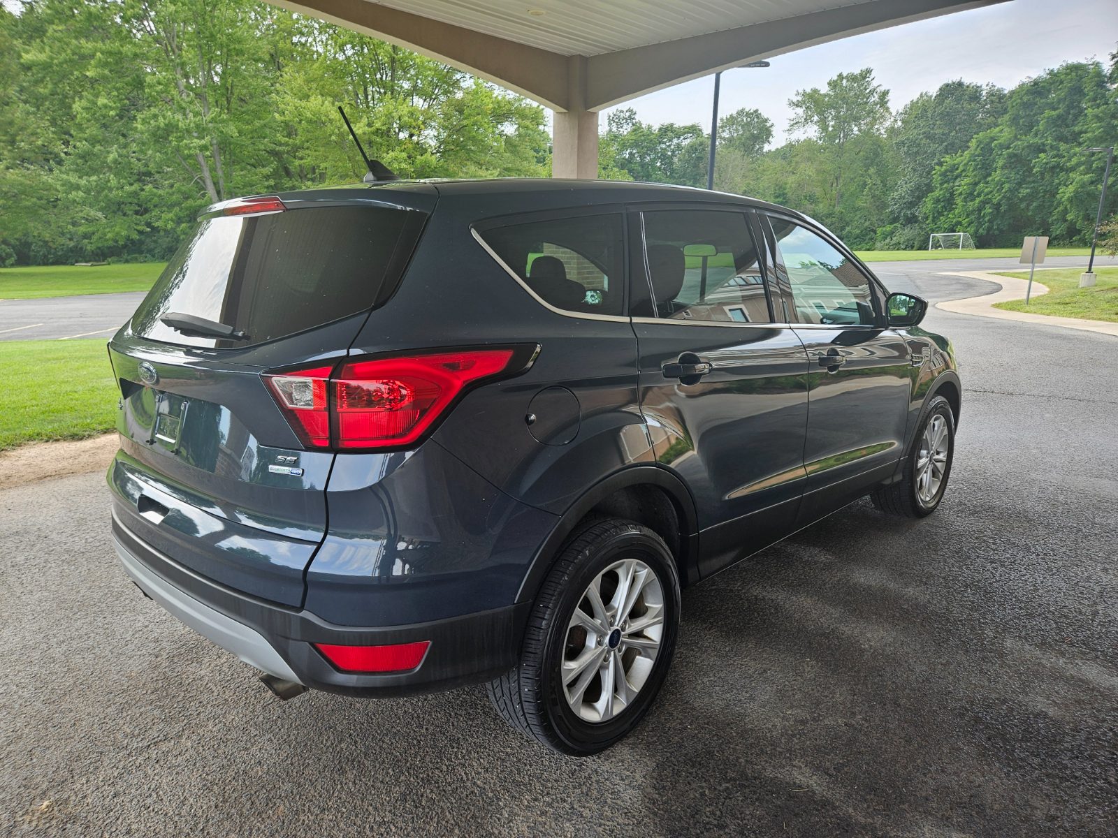 Ford Escape photo 4