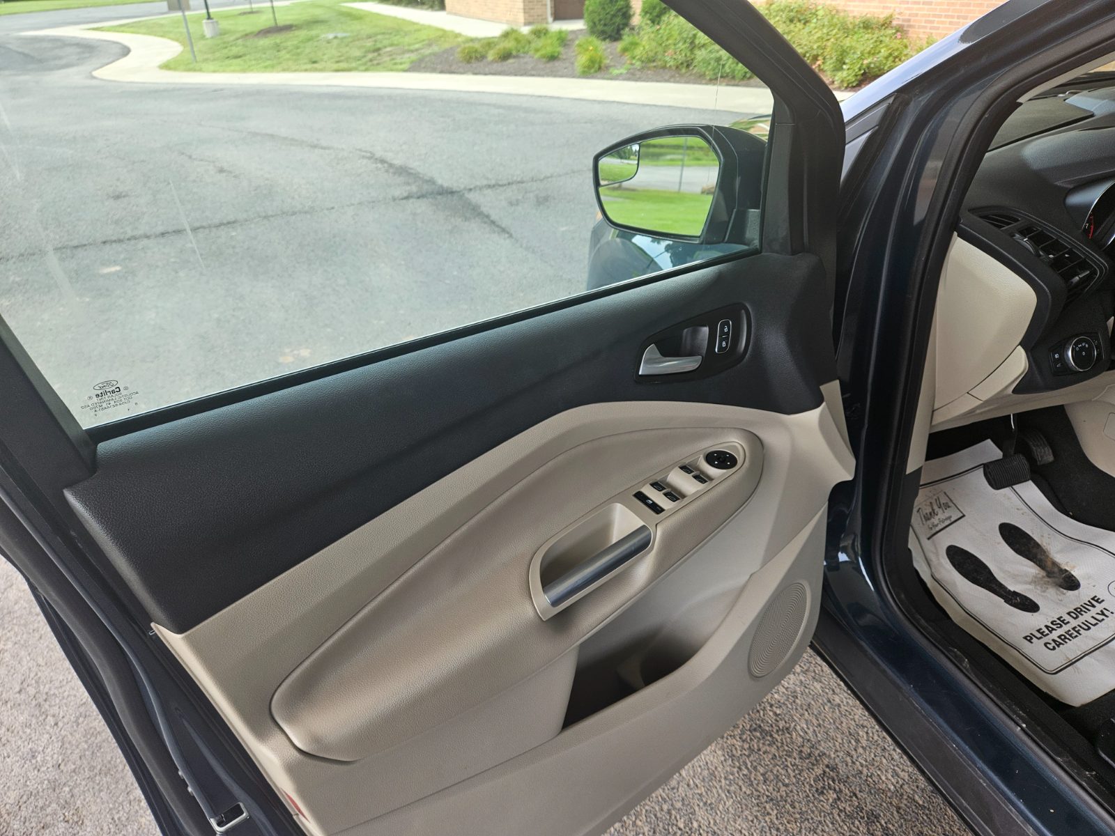 Ford Escape for sale at Chili Auto Outlet — photo 9